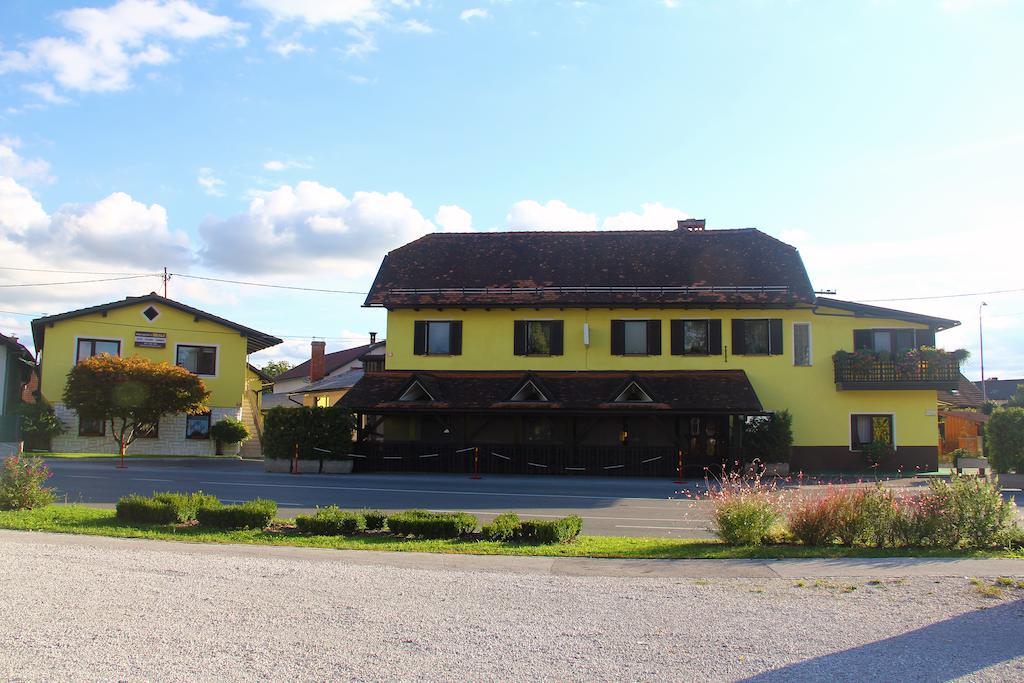 Prenocisca Kralj Apartment Komenda Exterior photo